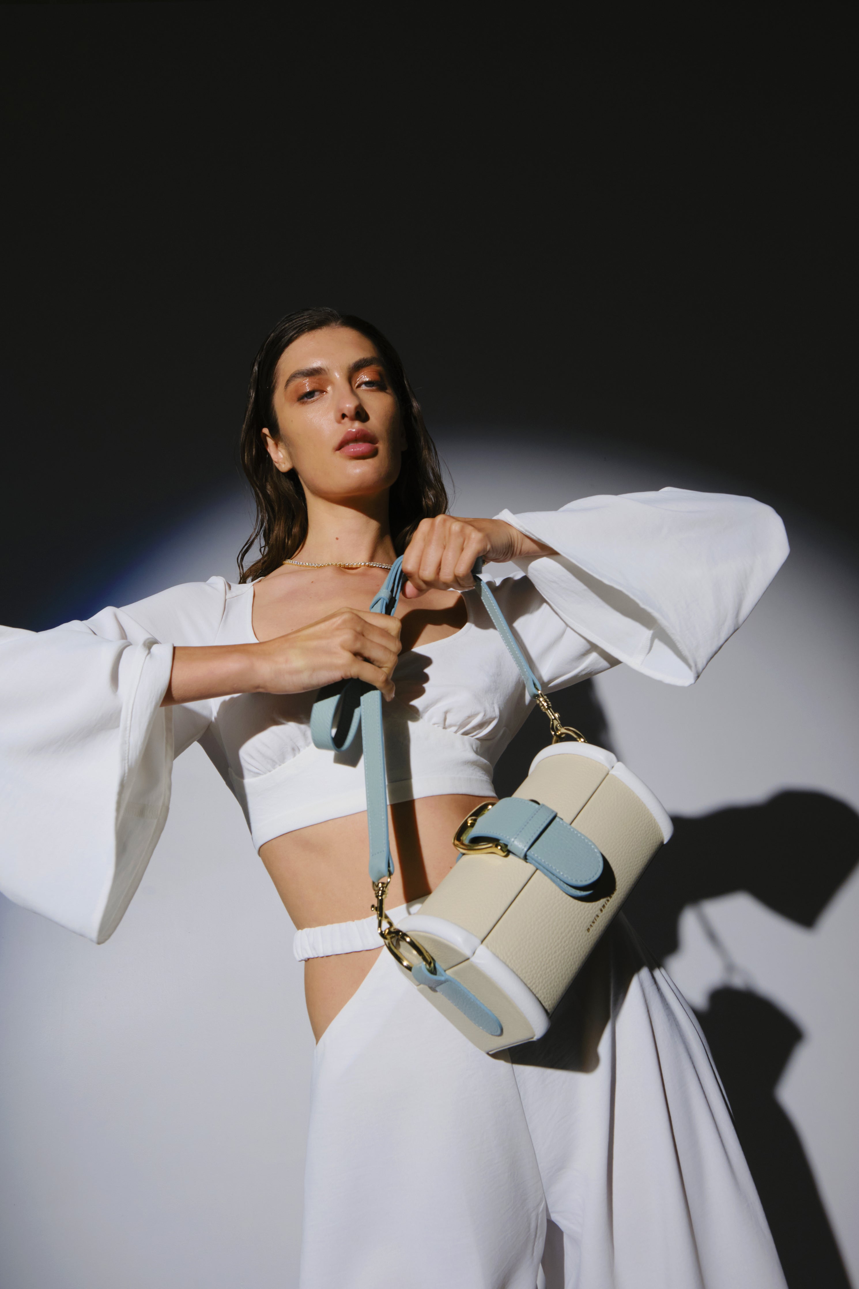 MOE - Lamb/ Aqua/ White Bag